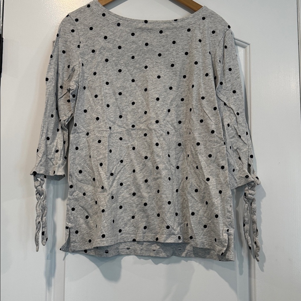 Old Navy Light Gray 3/4 Tie Sleeve Tee With Black Polka Dots Size Medium